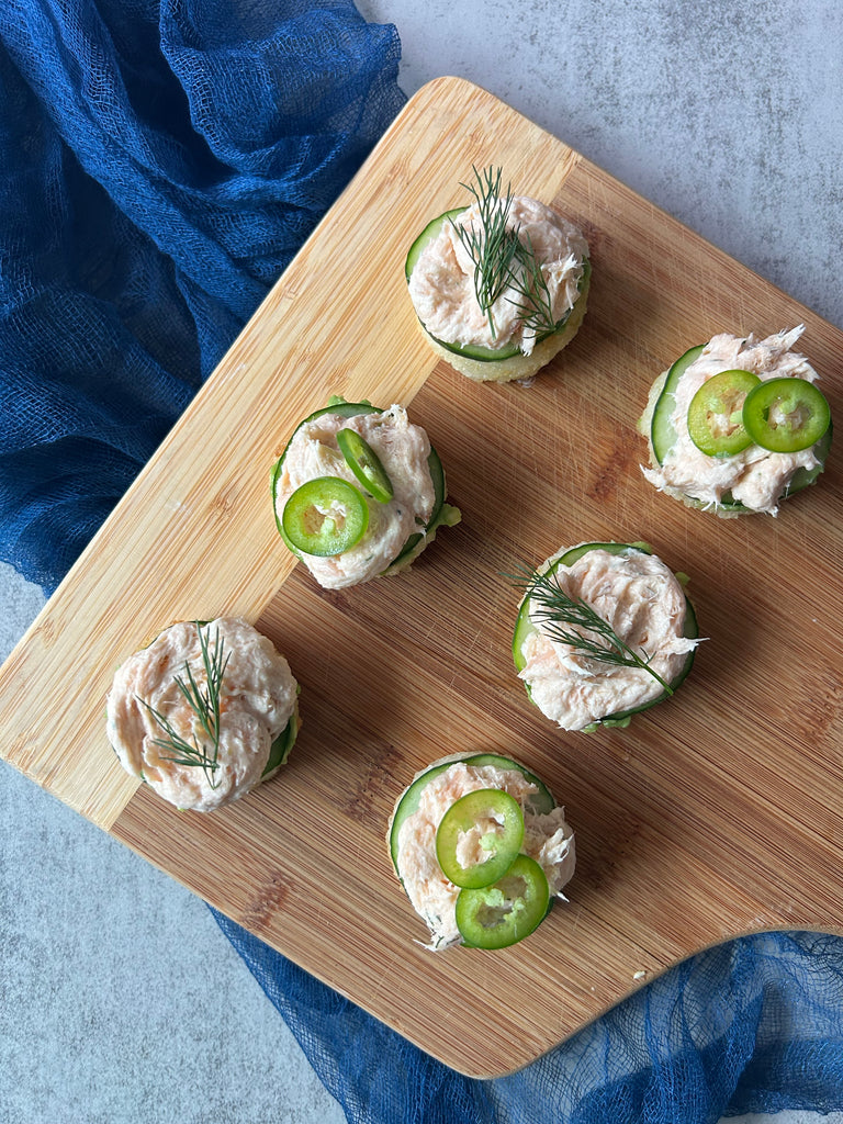 CRISY RICE BITES WITH SALMON TZATZIKI